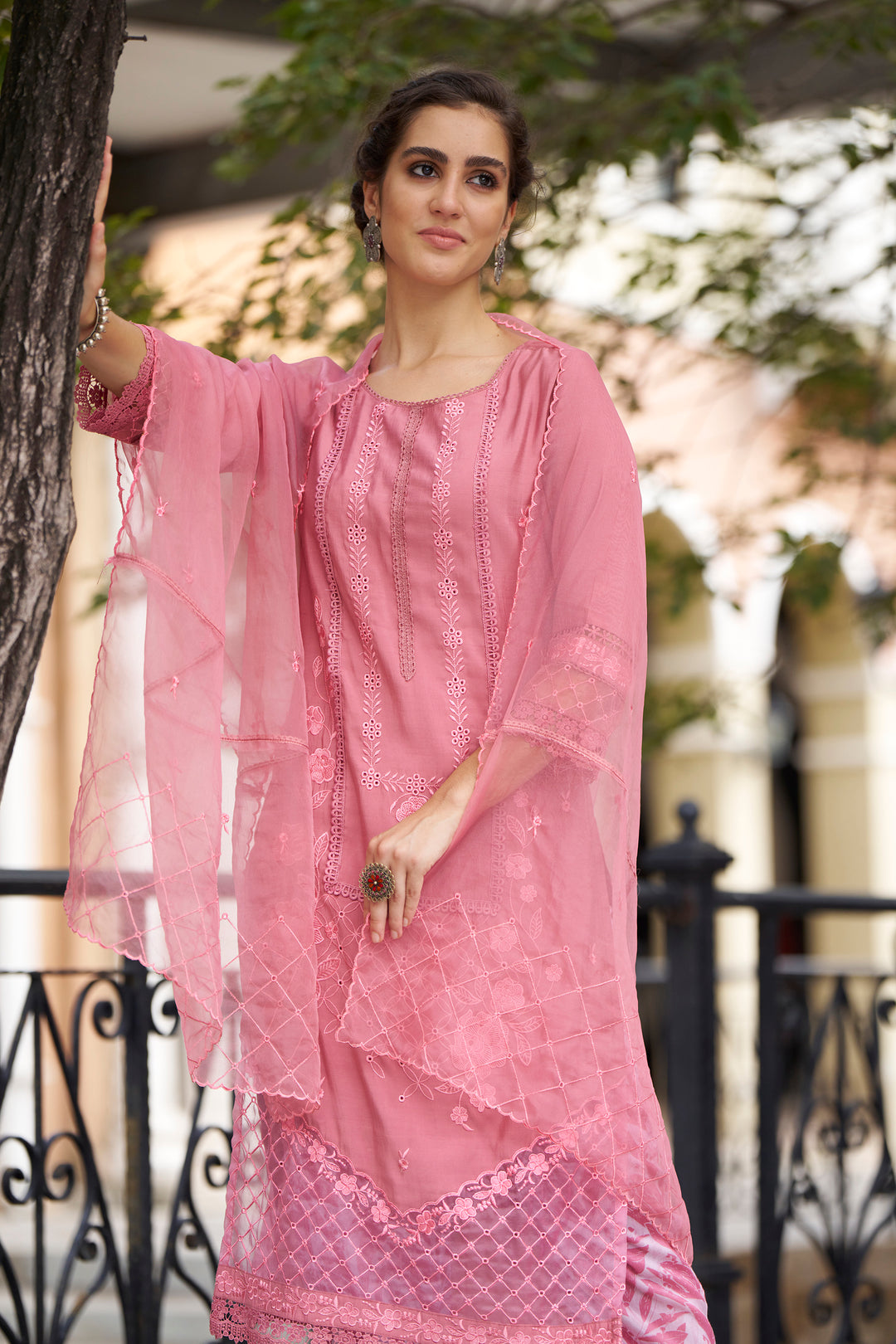 Shonak Pink Embroidery Suit Set