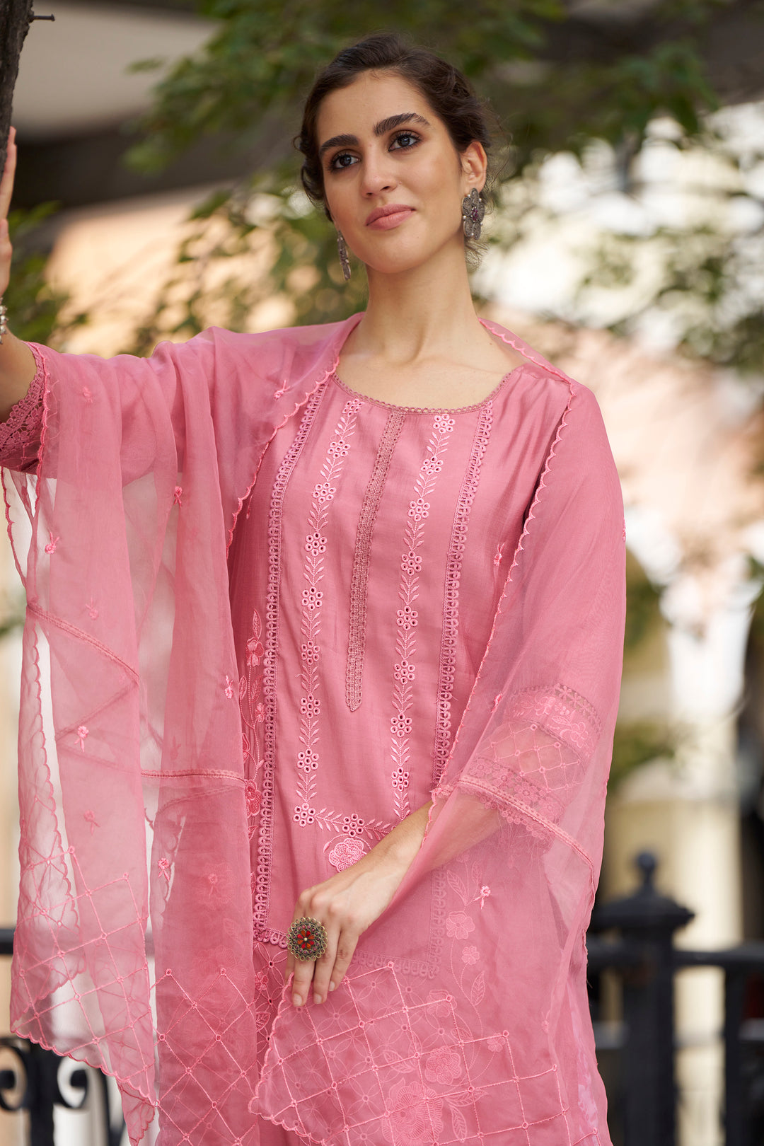 Shonak Pink Embroidery Suit Set