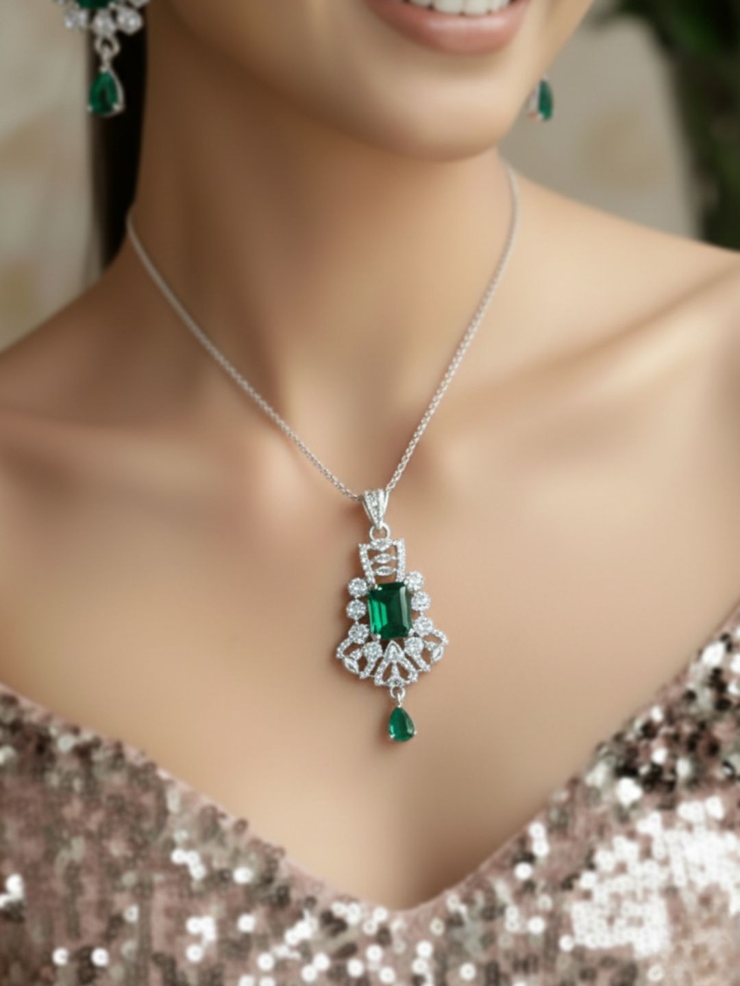 Savana Diamond Earing & Pendant Set