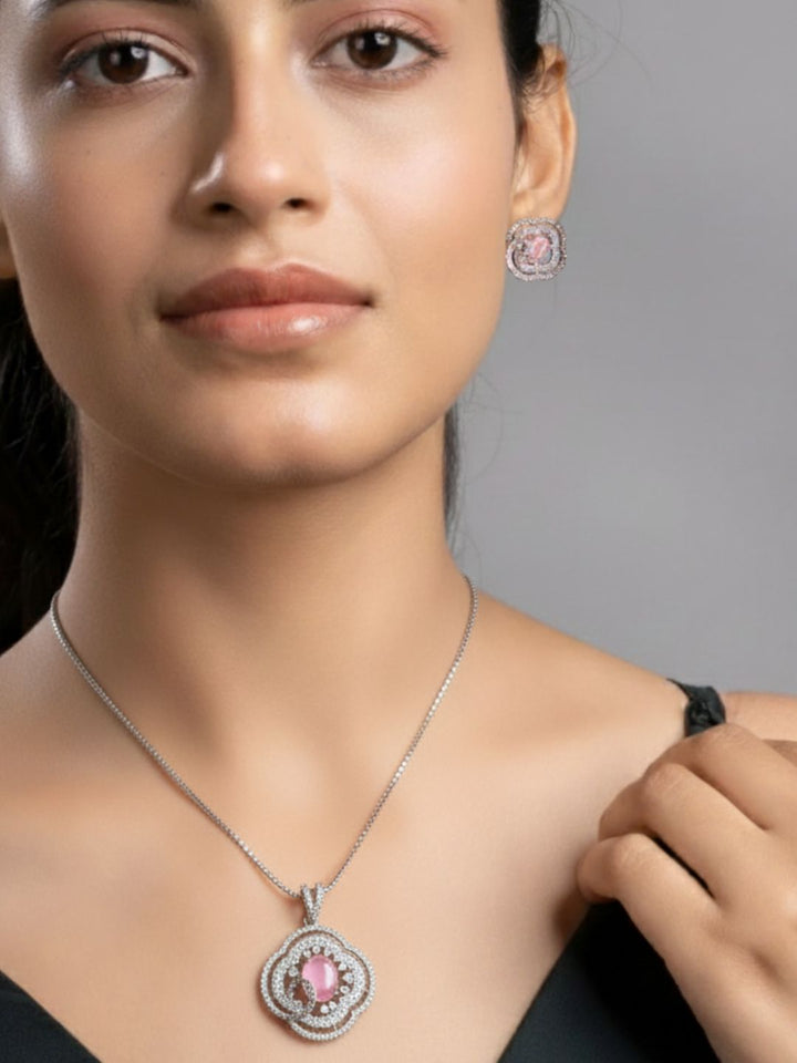 Savana Diamond Earing & Pendant Set