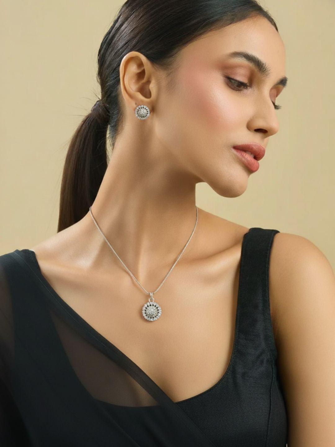 ANTAARA SUN DIAMOND EARINGS AND PENDANT SET