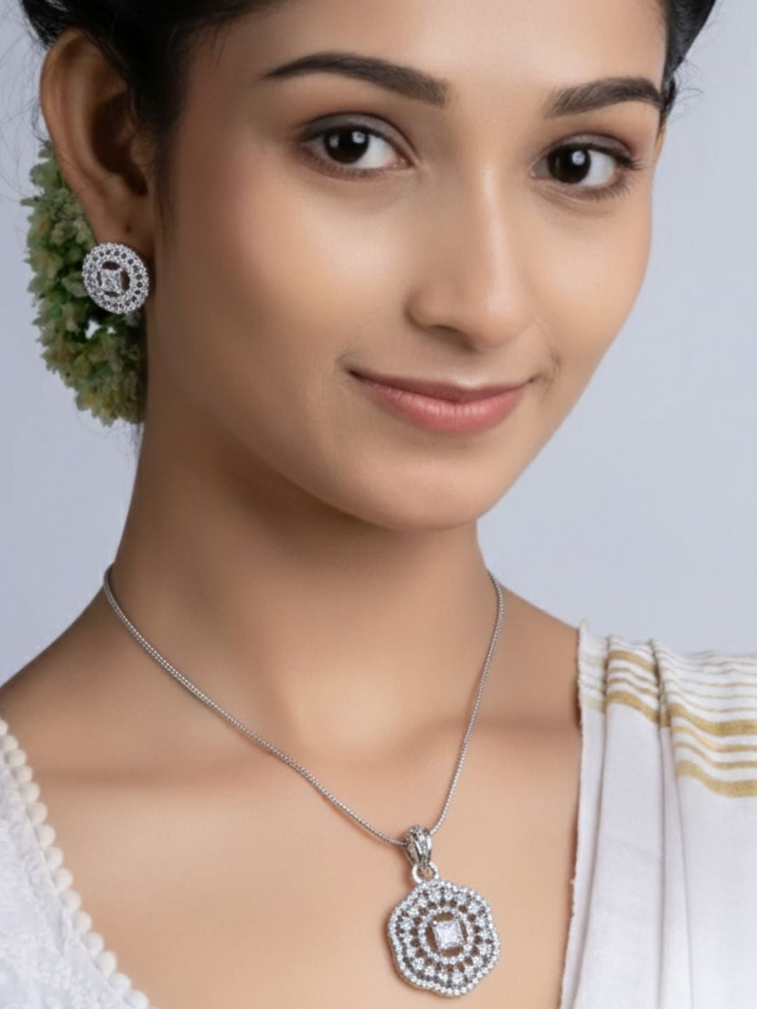 Savana Diamond Earing & Pendant Set