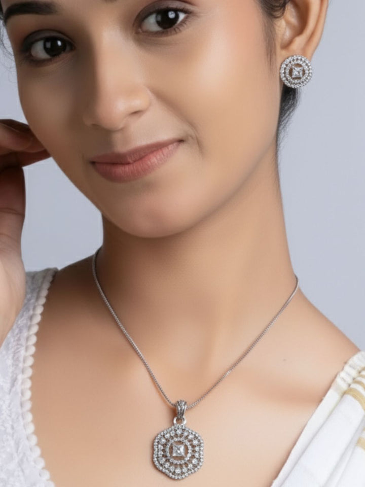 Savana Diamond Earing & Pendant Set