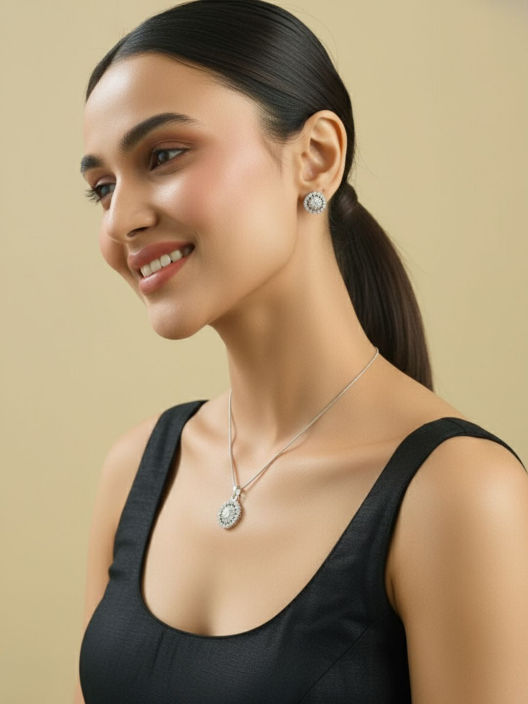 ANTAARA SUN DIAMOND EARINGS AND PENDANT SET