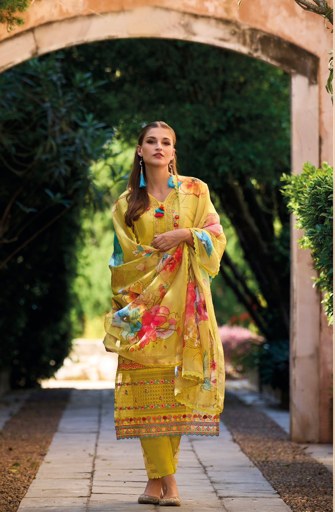 Nida Amber Full Embroidery Pakistani Suit Set