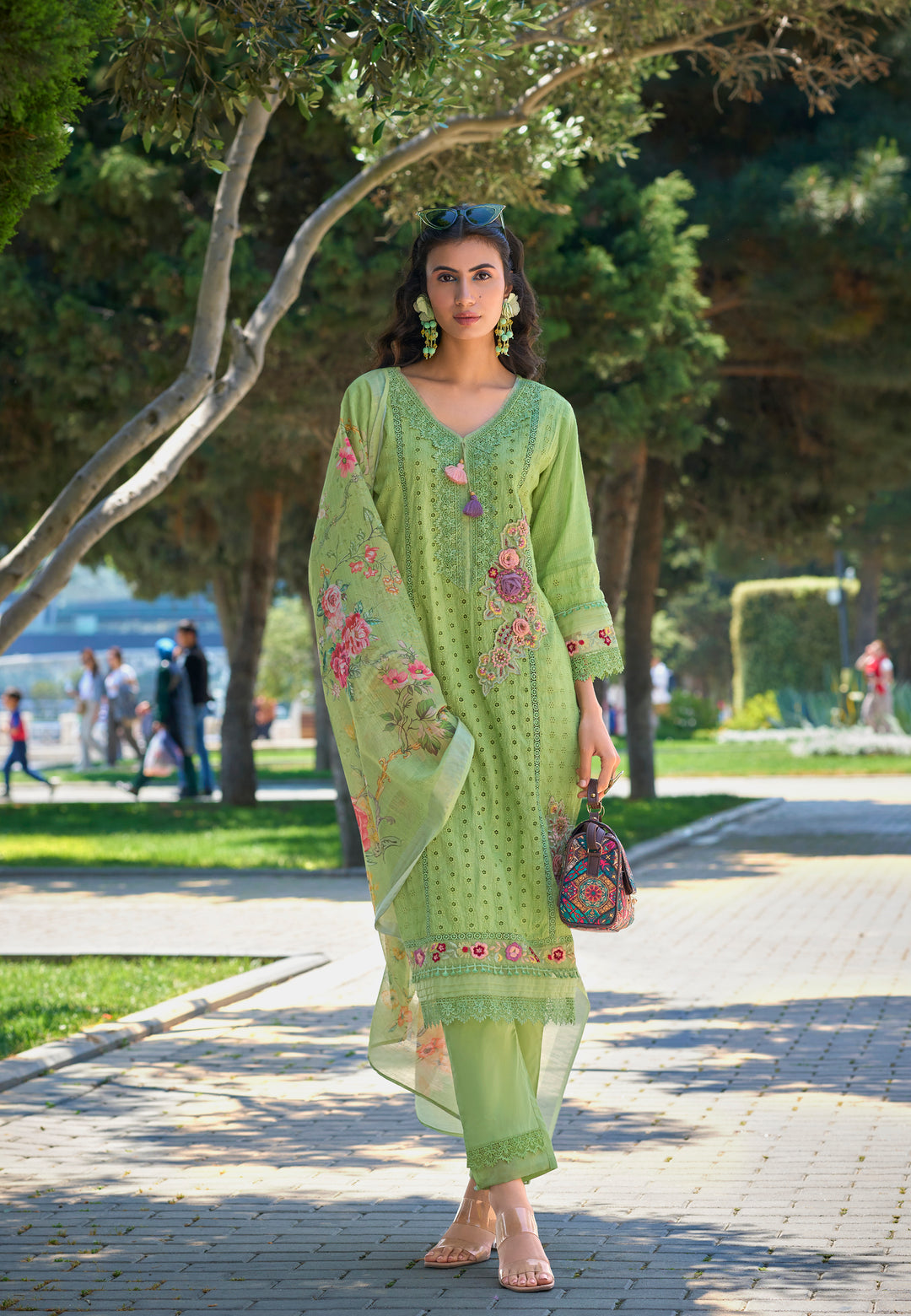 Sarfarish Fern SCHIFFLI HEAVY PAKISTANI SUIT SET