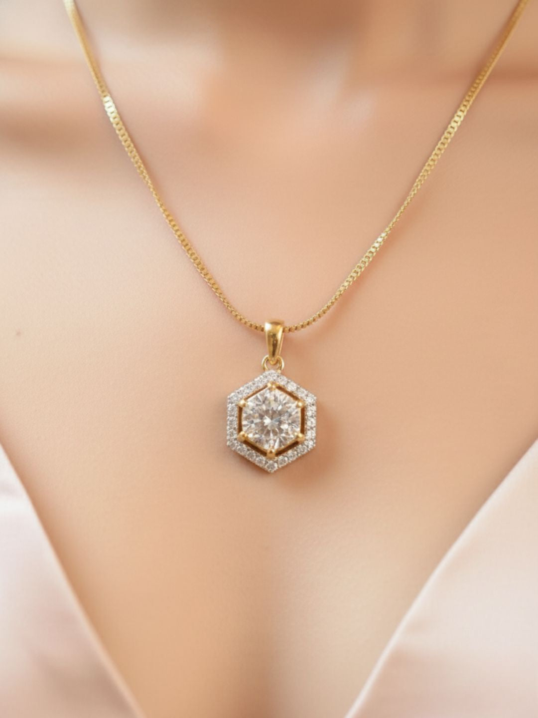 Shama Diamond Earing & Pendant Set