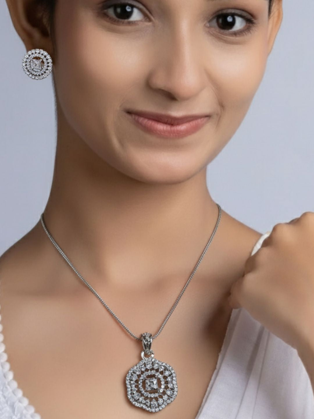 Savana Diamond Earing & Pendant Set