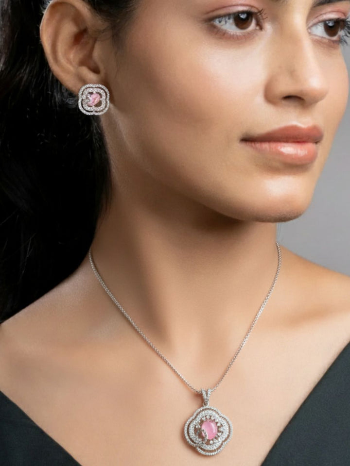 Savana Diamond Earing & Pendant Set