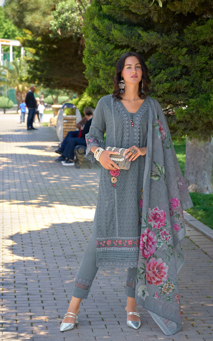 Sarfarish Cloud SCHIFFLI HEAVY PAKISTANI SUIT SET