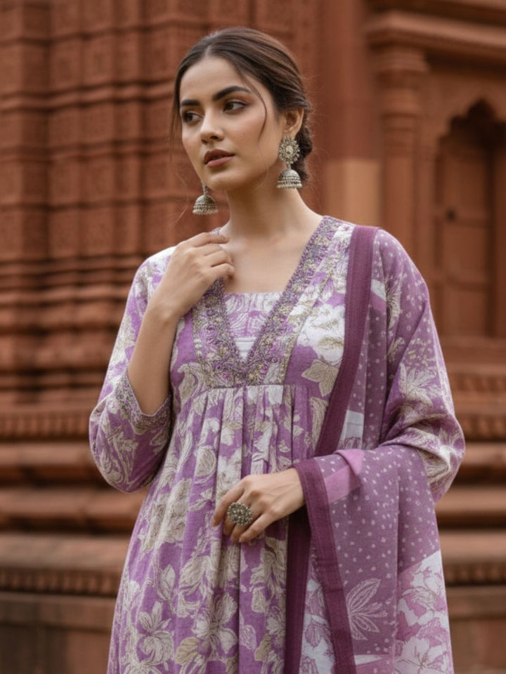 Tejaswi Lilac Floral Suit Set