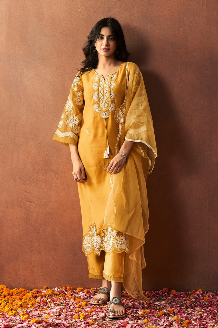 BUSHRA AMBER Lawn FULL WORK SUIT SET