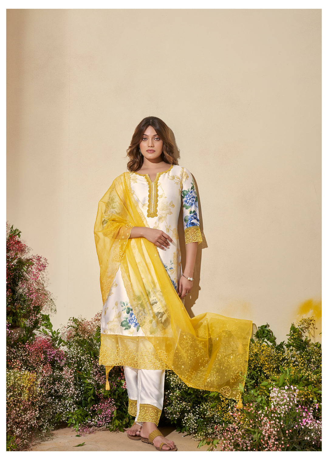 VEDA SUNSHINE FLORAL PRNTED PREMIUM SUIT SET