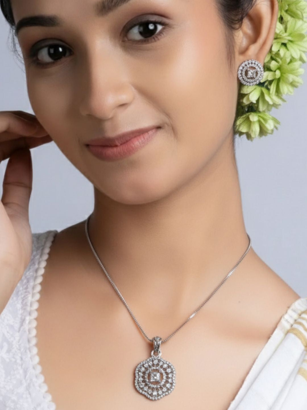 Savana Diamond Earing & Pendant Set