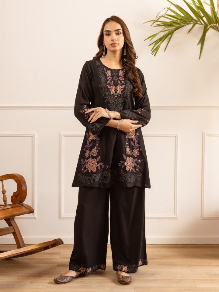 Karen irium embroidery cotton co-ord set