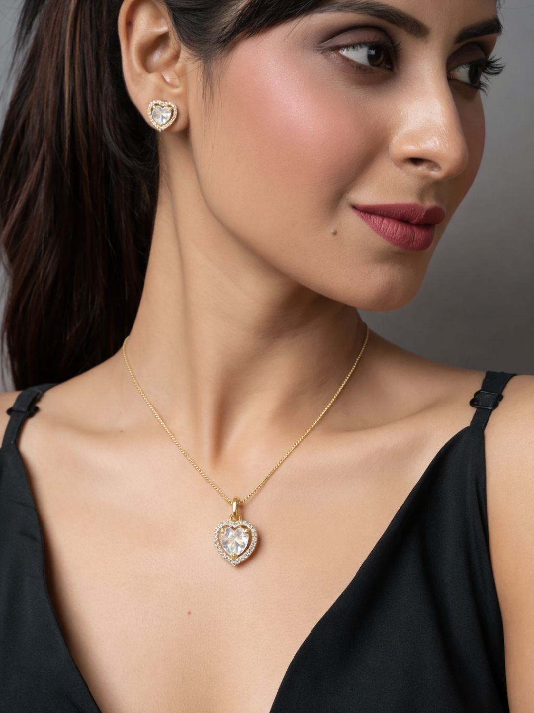 Alankrita Diamond earing & pendant stud