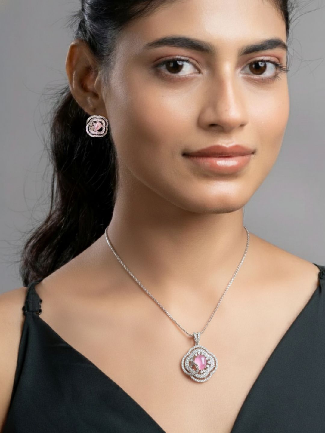 Savana Diamond Earing & Pendant Set