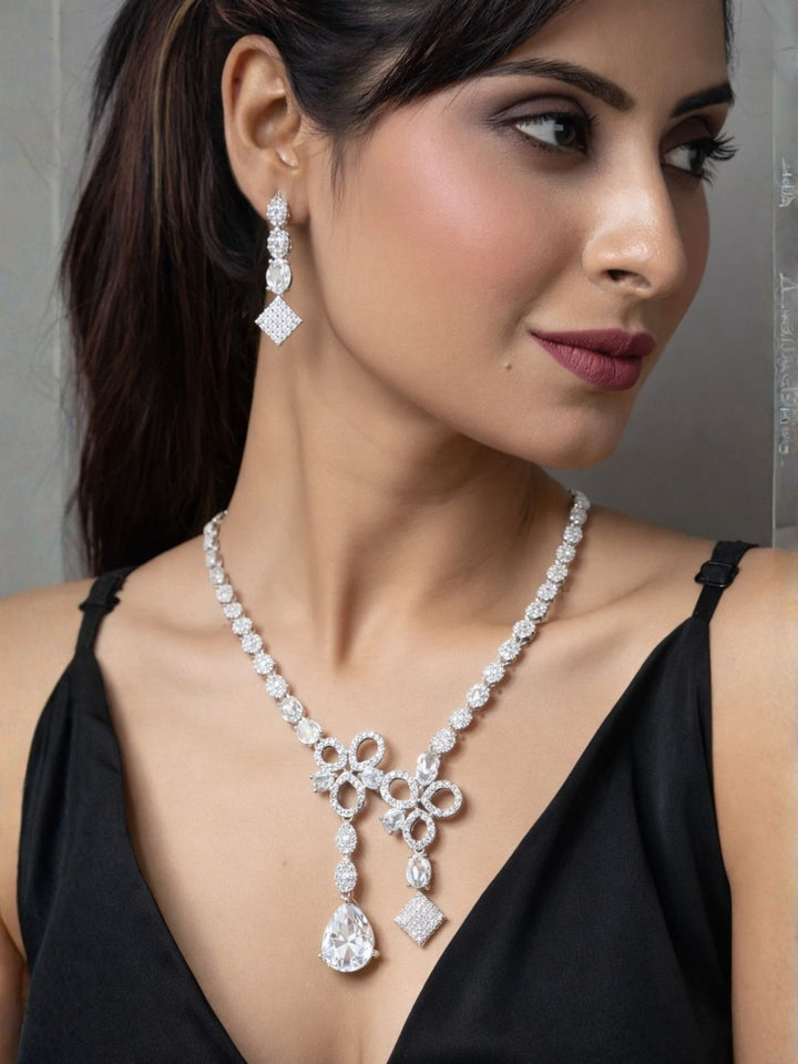 Nayra diamond necklace with earings set