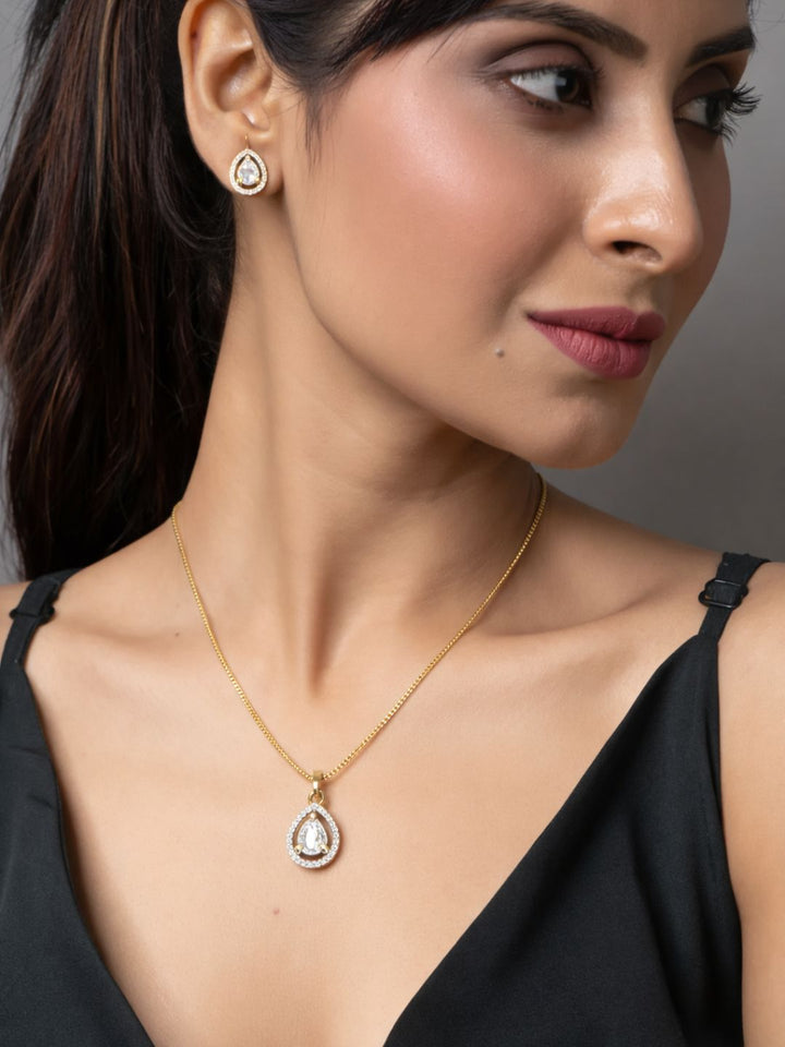 Alankrita Diamond earing & pendant stud