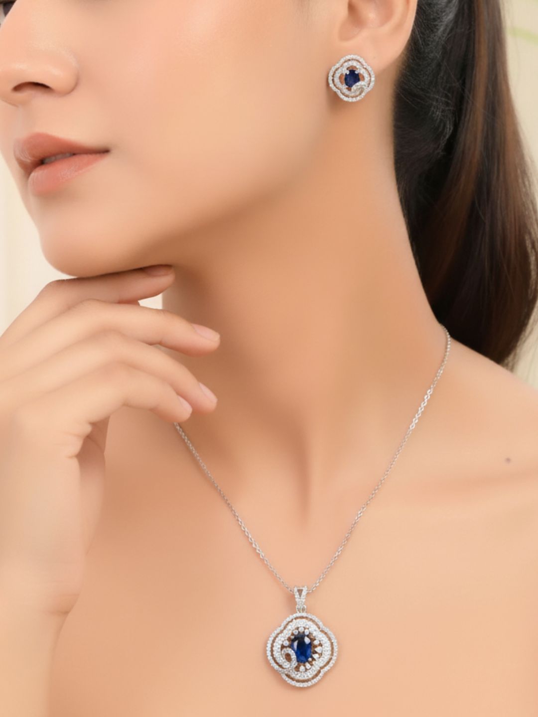 Savana Diamond Earing & Pendant Set