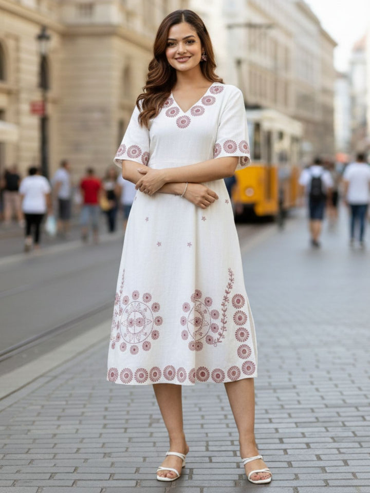 Viva daisy Embroidered Dress