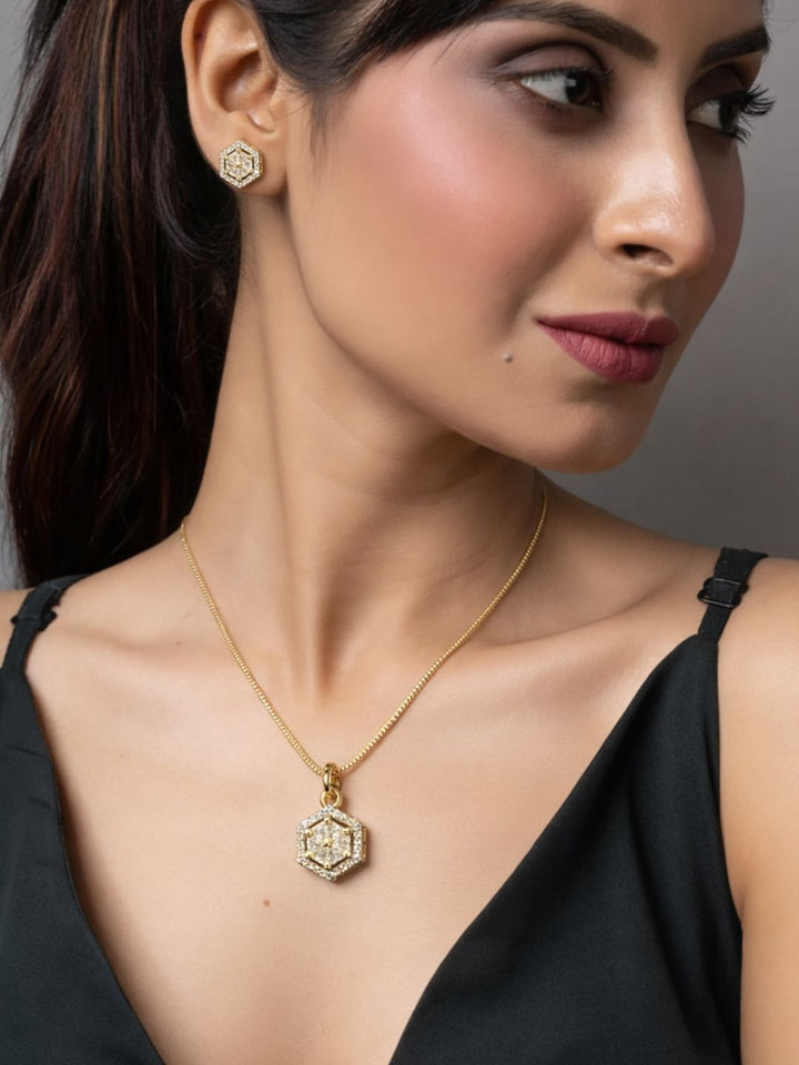 Alankrita Diamond earing & pendant stud