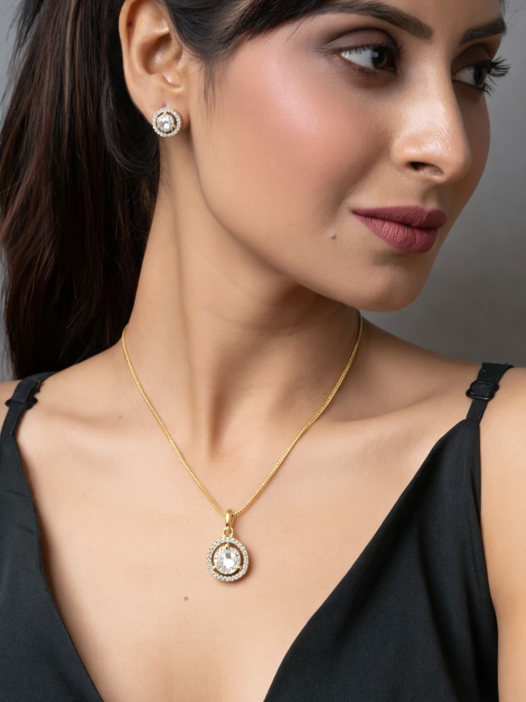 Alankrita Diamond earing & pendant stud