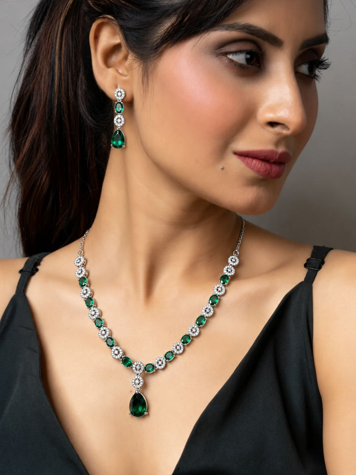 Nayra diamond necklace with earings set