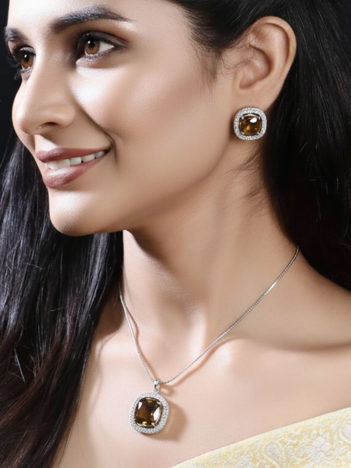 Savana Diamond Earing & Pendant Set