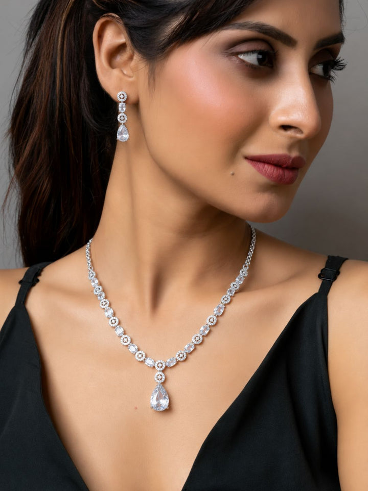 Nayra diamond necklace with earings set