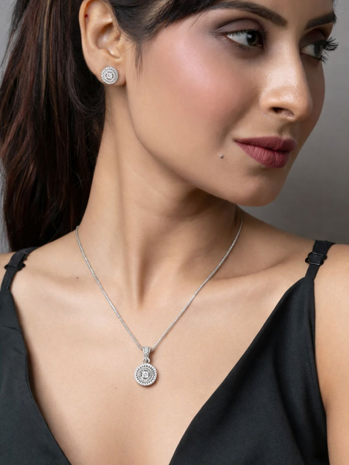 Alankrita Diamond earing & pendant stud