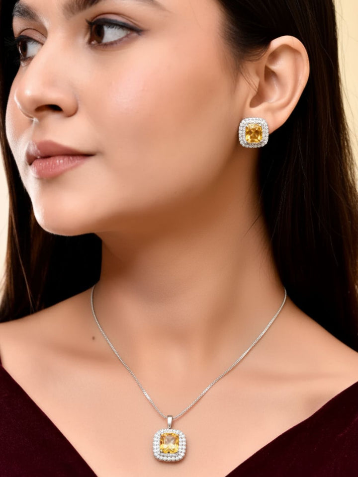 Savana Diamond Earing & Pendant Set