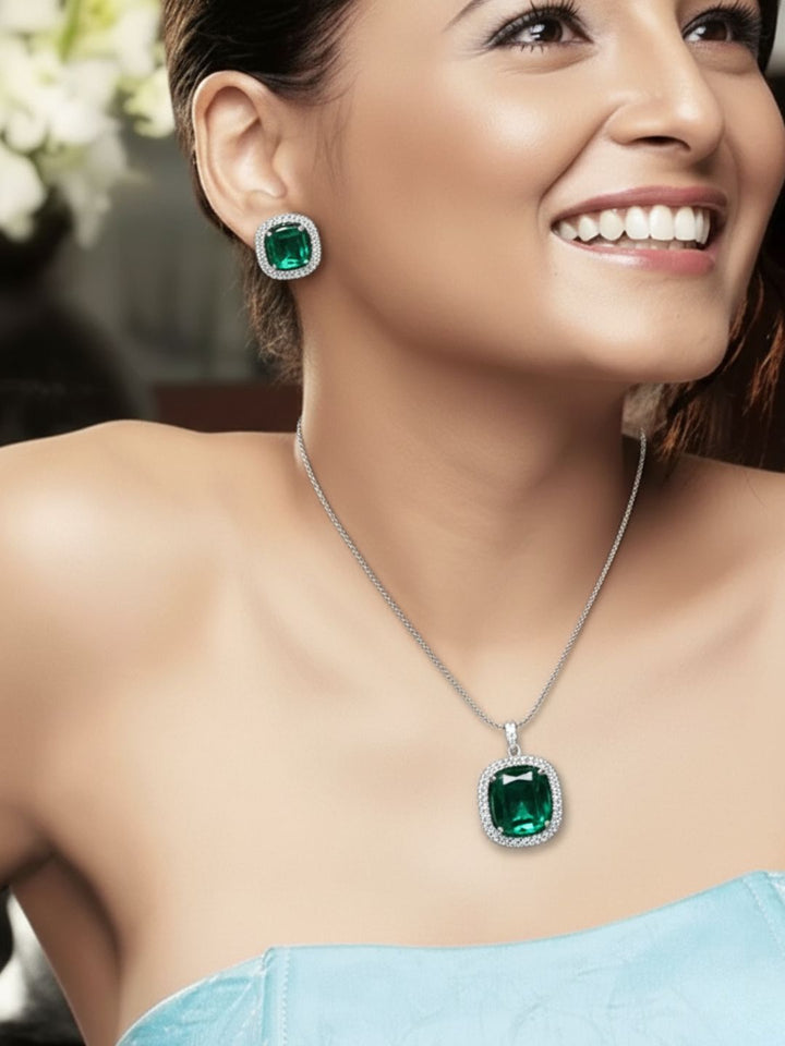 Savana Diamond Earing & Pendant Set