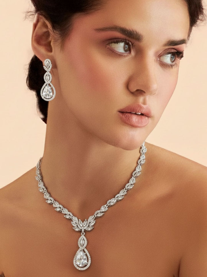 Antaara Diamond Necklace with Earings