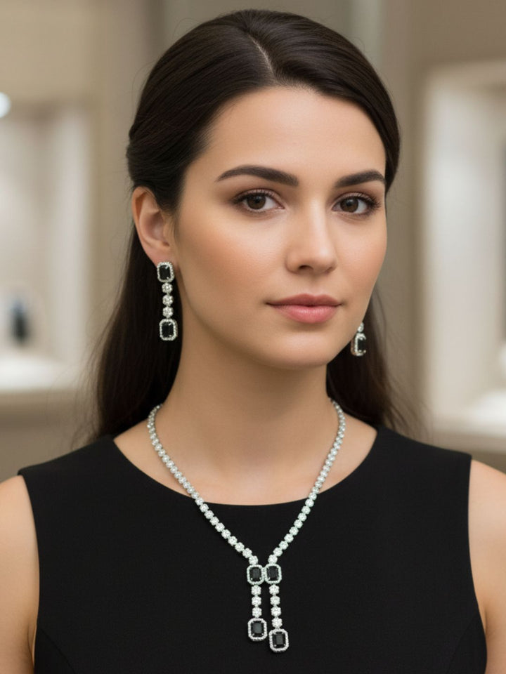 Antaara Diamond Necklace with Earings