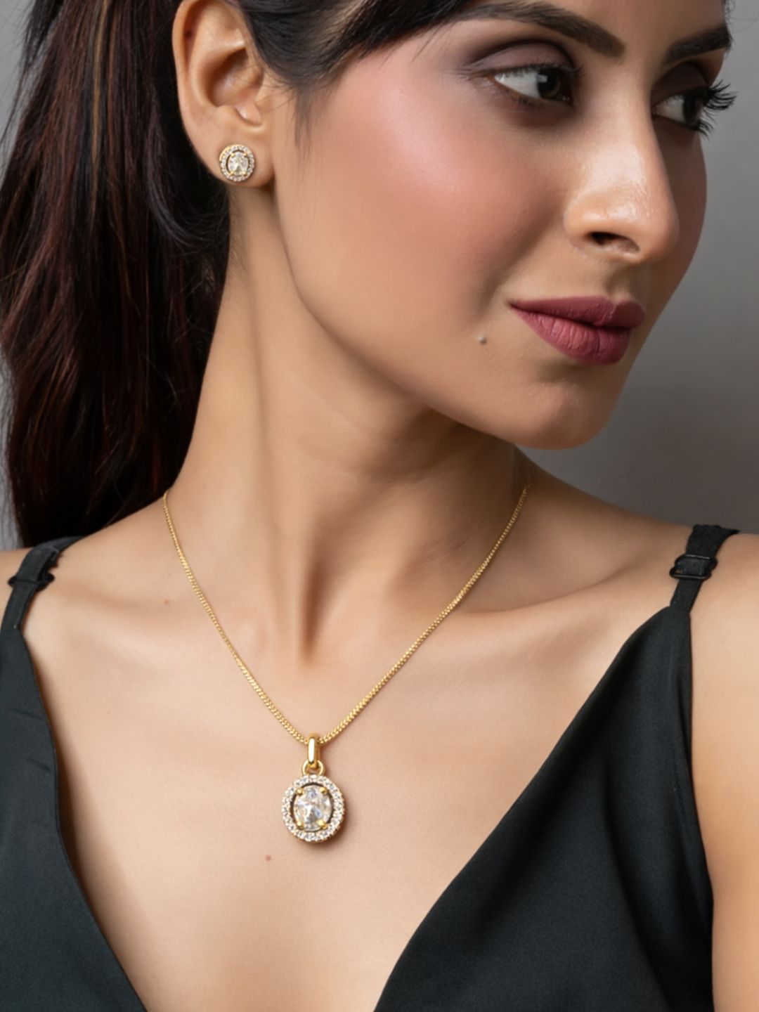 Alankrita Diamond earing & pendant stud