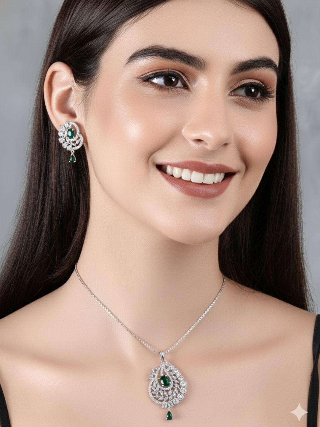 Savana Diamond Earing & Pendant Set