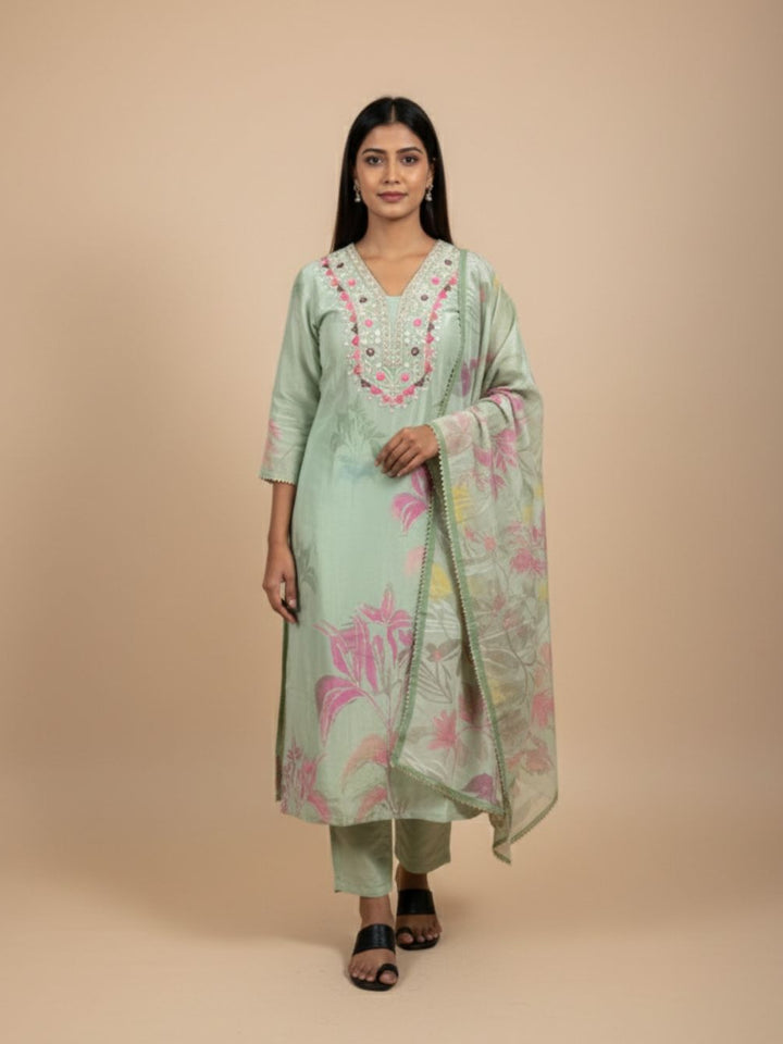 Baha Pista Printed Suit Set