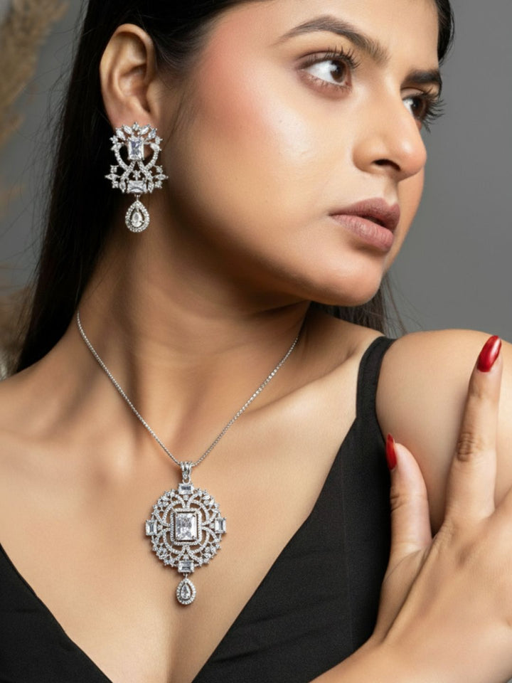Savana Diamond Earing & Pendant Set