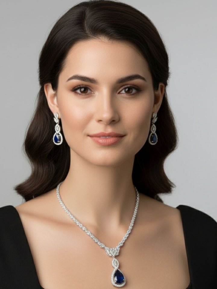 Antaara Diamond Necklace with Earings