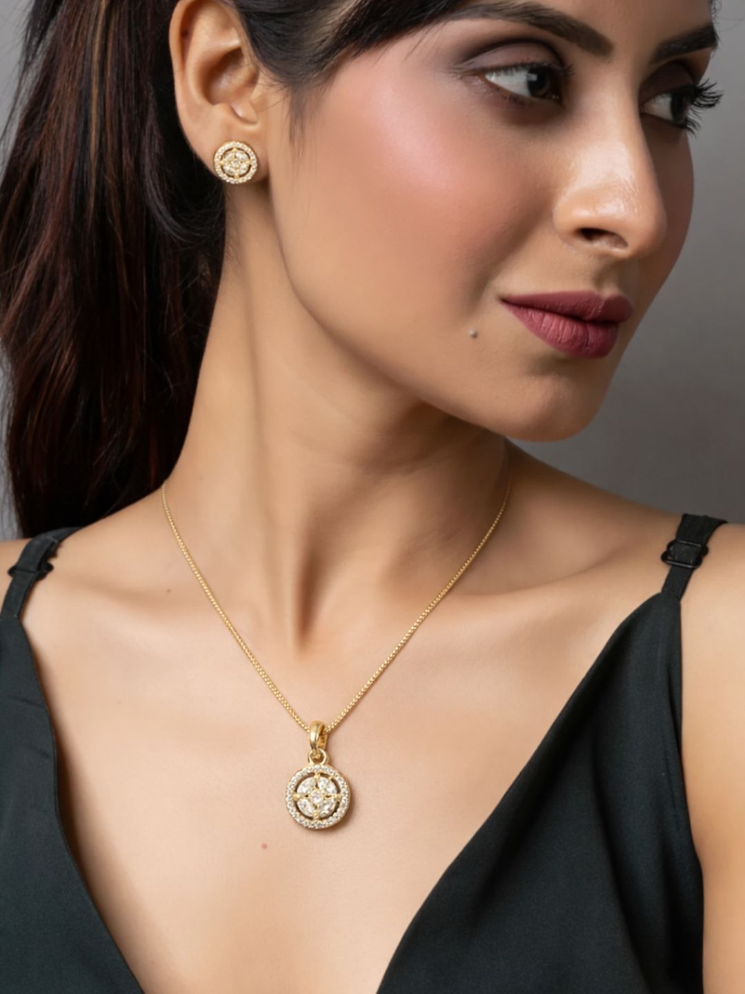 Alankrita Diamond earing & pendant stud