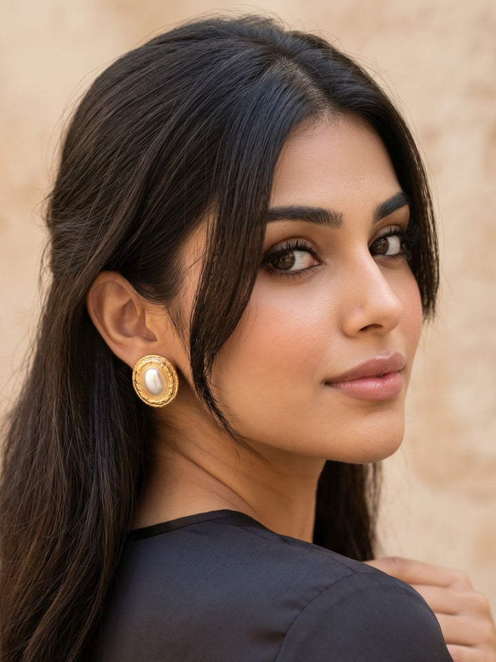 Monstera Embellished Pearl Earrings