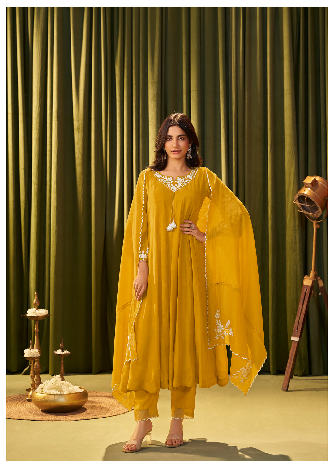 Albeli flax embroidery suit set