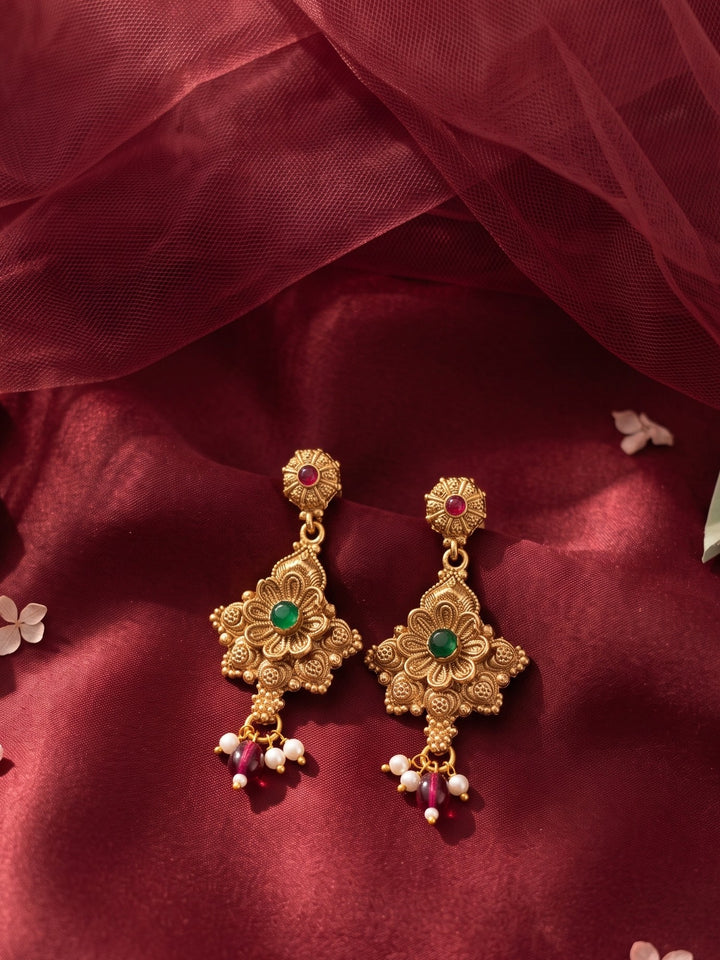 Pushpika Harit Ratna Necklace Set