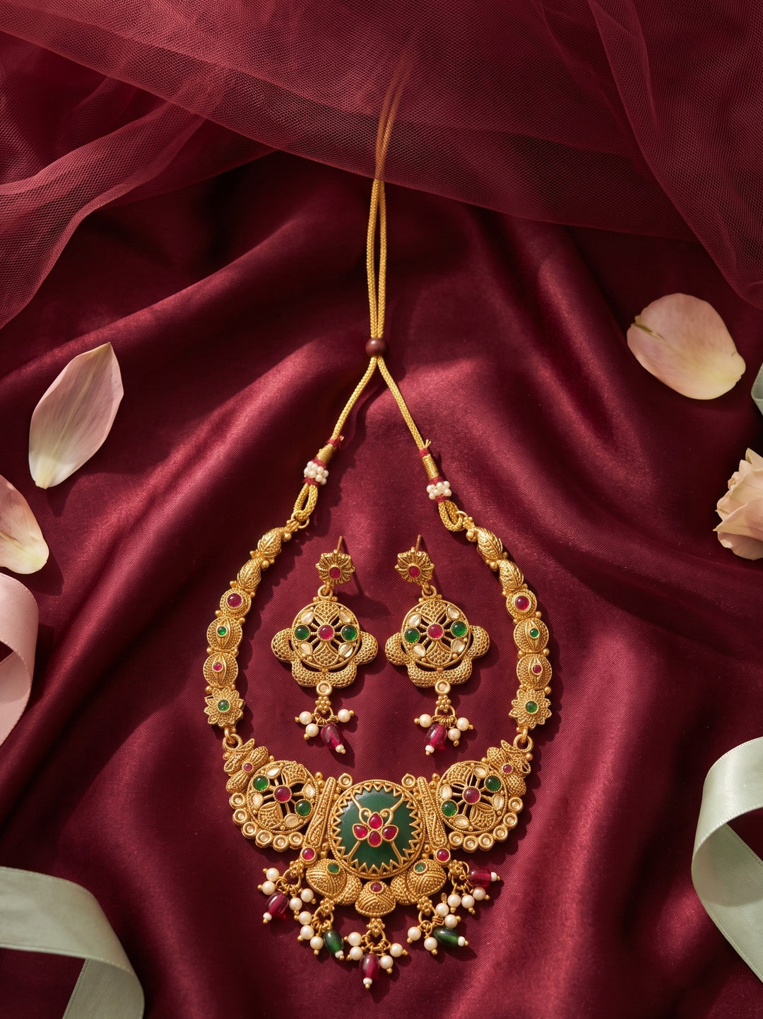 Pushpika MaharaniEmerald Necklace Set