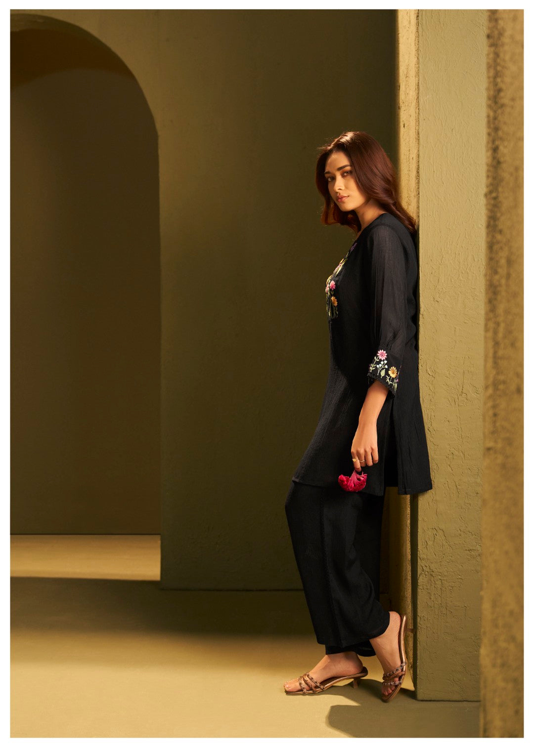 Itrh sable embroider co-ord set