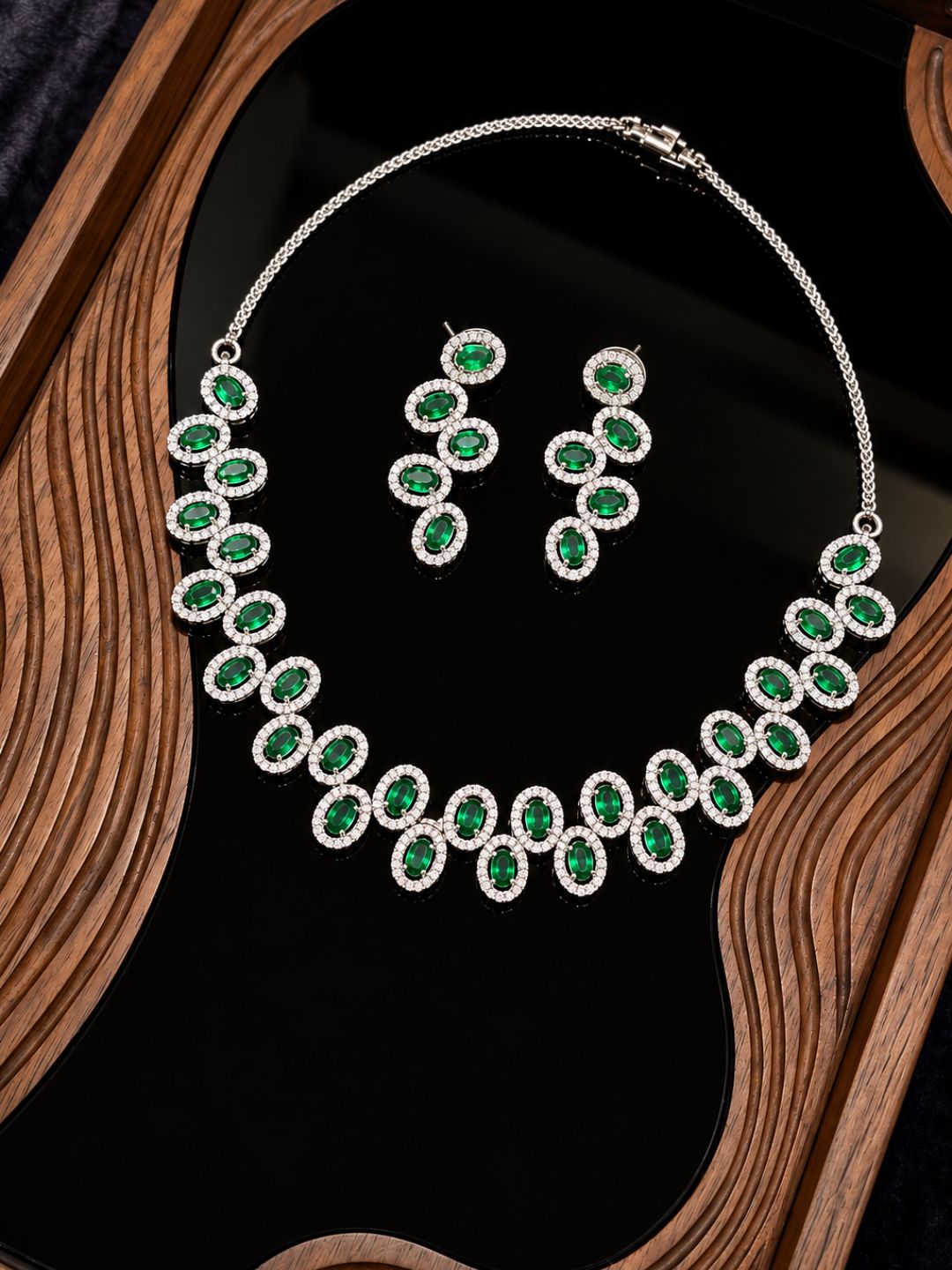 Meenakshi Kundanika Set