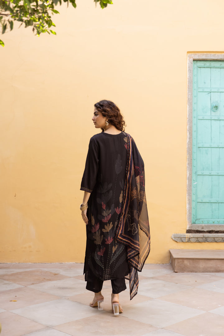 Saisha onyx Premium Digital Print Muslin Suit Set