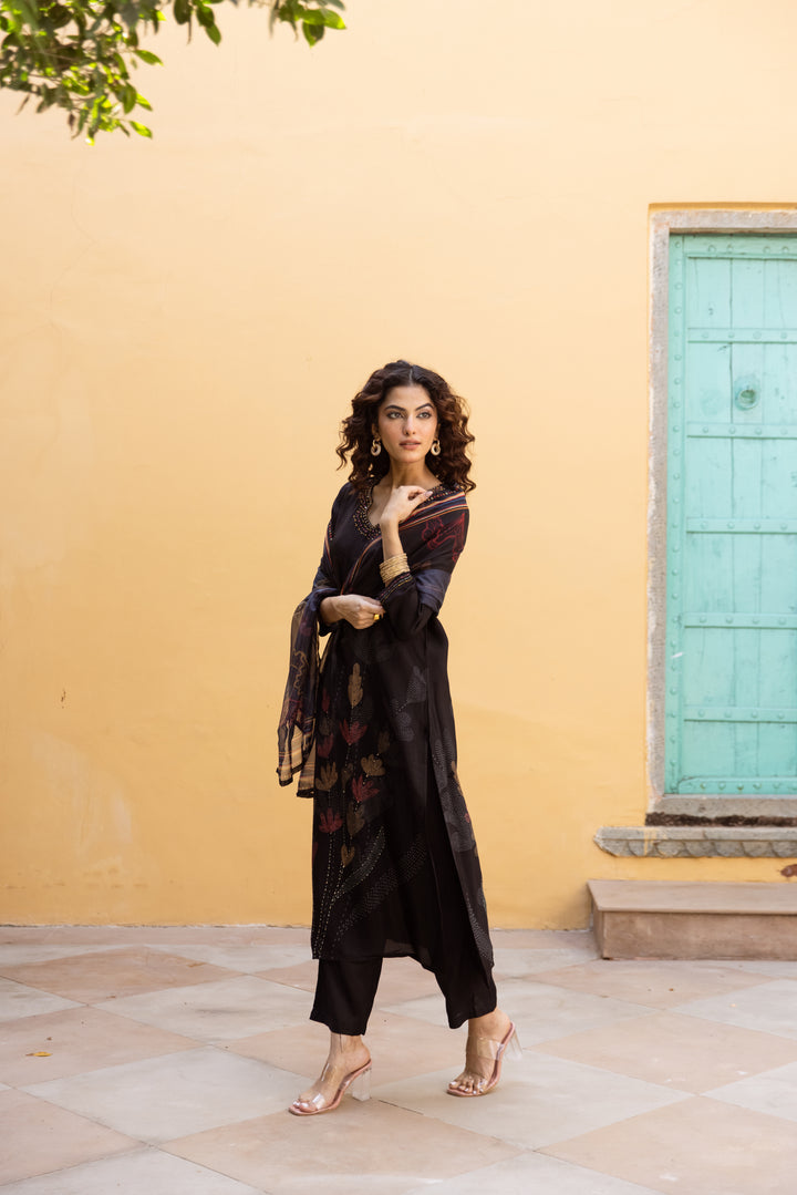 Saisha onyx Premium Digital Print Muslin Suit Set