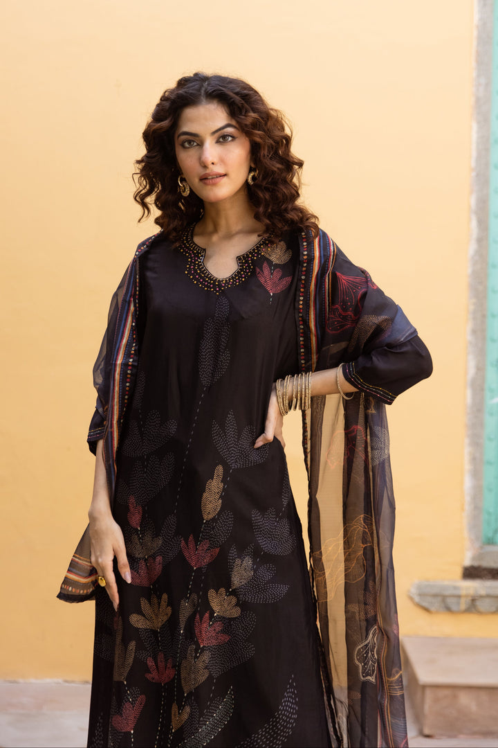 Saisha onyx Premium Digital Print Muslin Suit Set